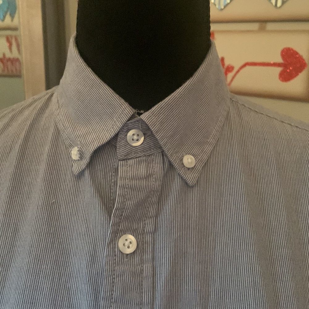 Gap Men button down long sleeve button down shirt size M preloved ❤️EUC